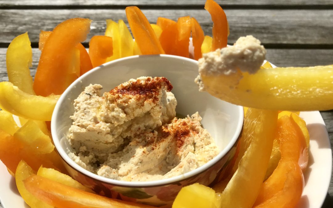 Crunchy Peppers & Hummus